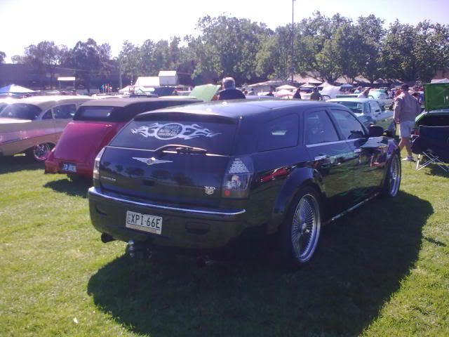 http://i54.photobucket.com/albums/g104/greedy53/camden%20car%20show%202010/image_486.jpg