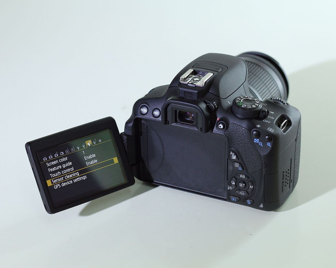 Bán bộ Canon EOS Kiss X7i / 700D len 18-55mm STM body chụp 4.900 shot rất mới