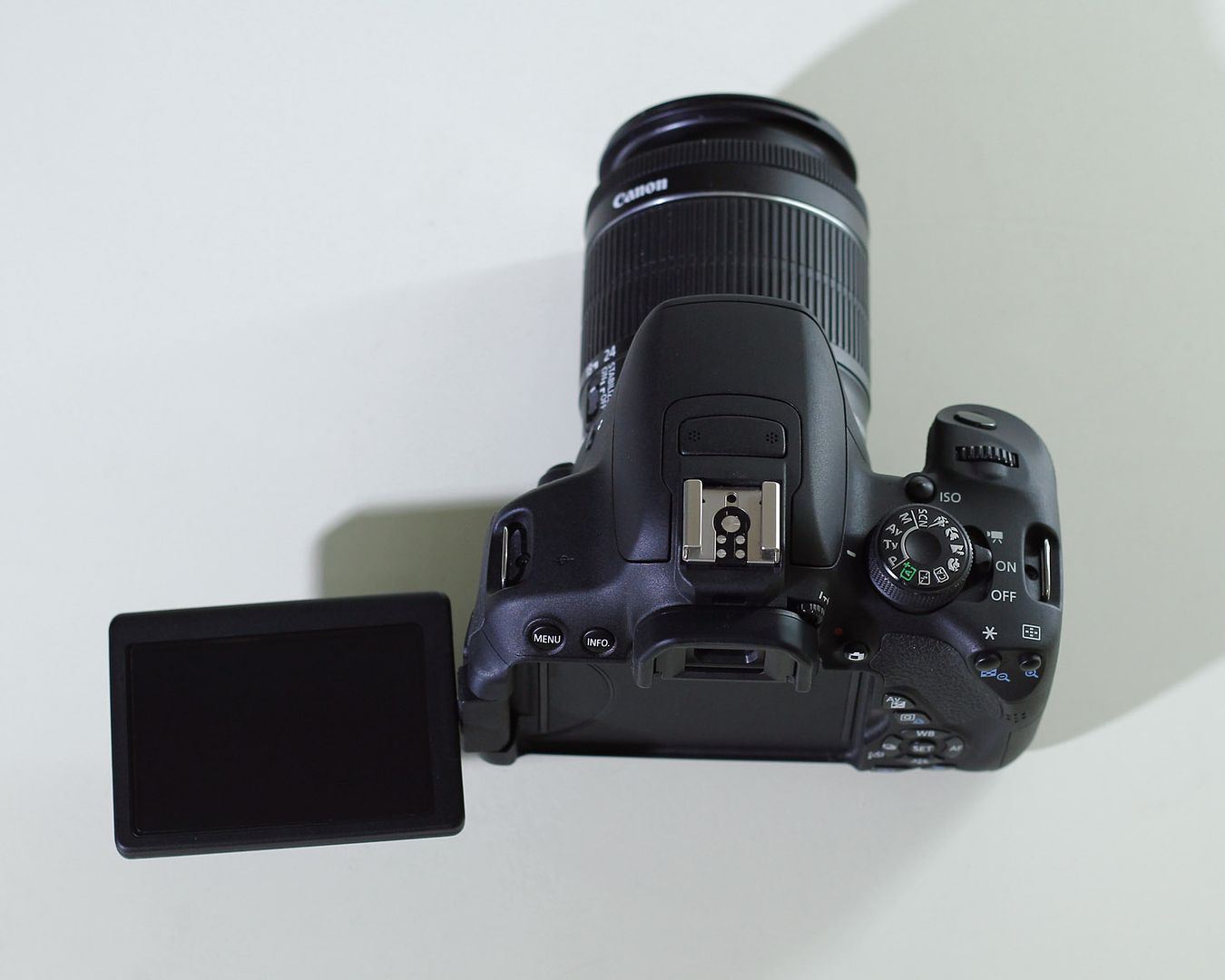 Bán bộ Canon EOS Kiss X7i / 700D len 18-55mm STM body chụp 4.900 shot rất mới