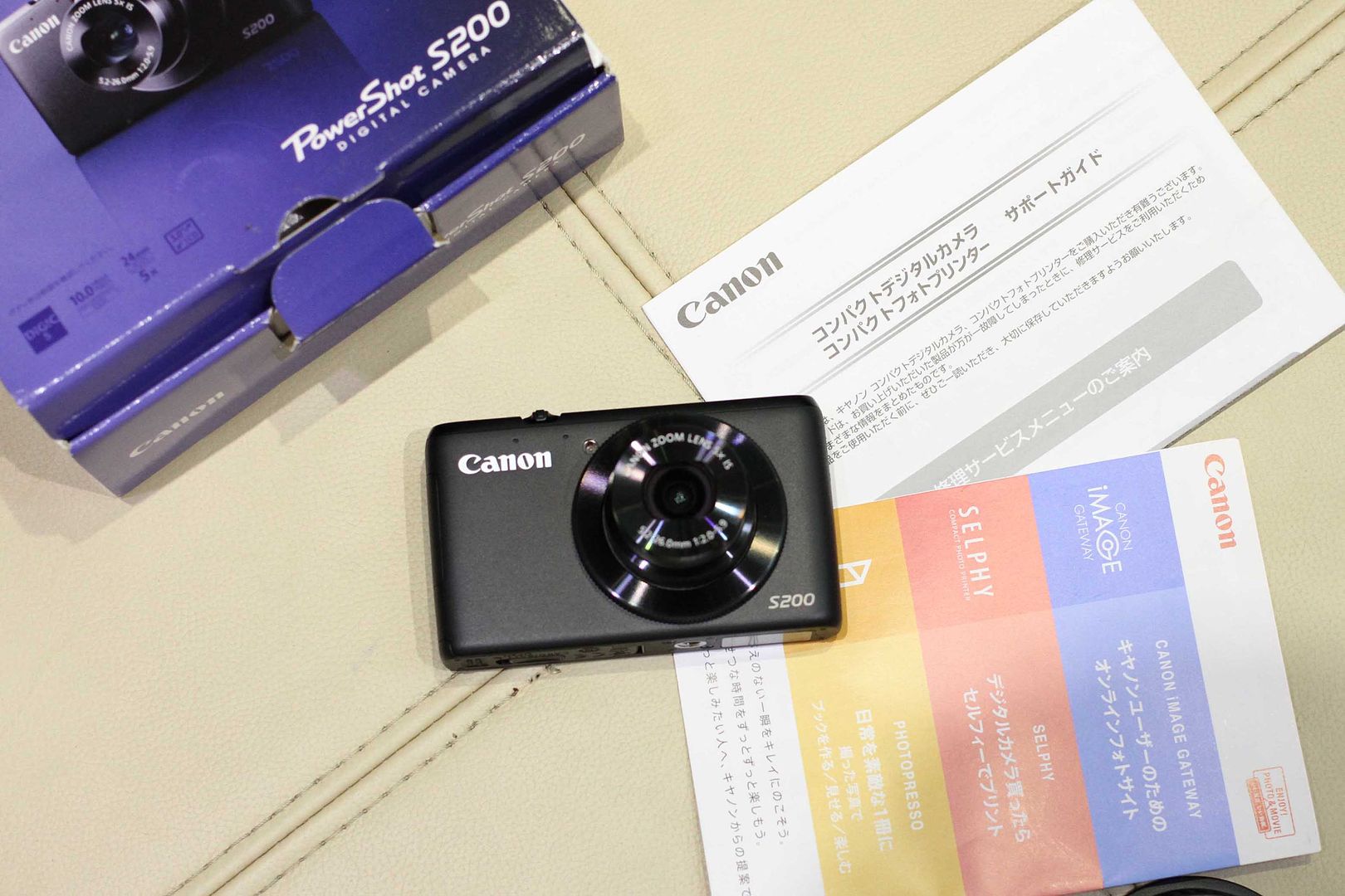 Bán máy ảnh compaq Canon PowerShot S200 full box hàng Japan.