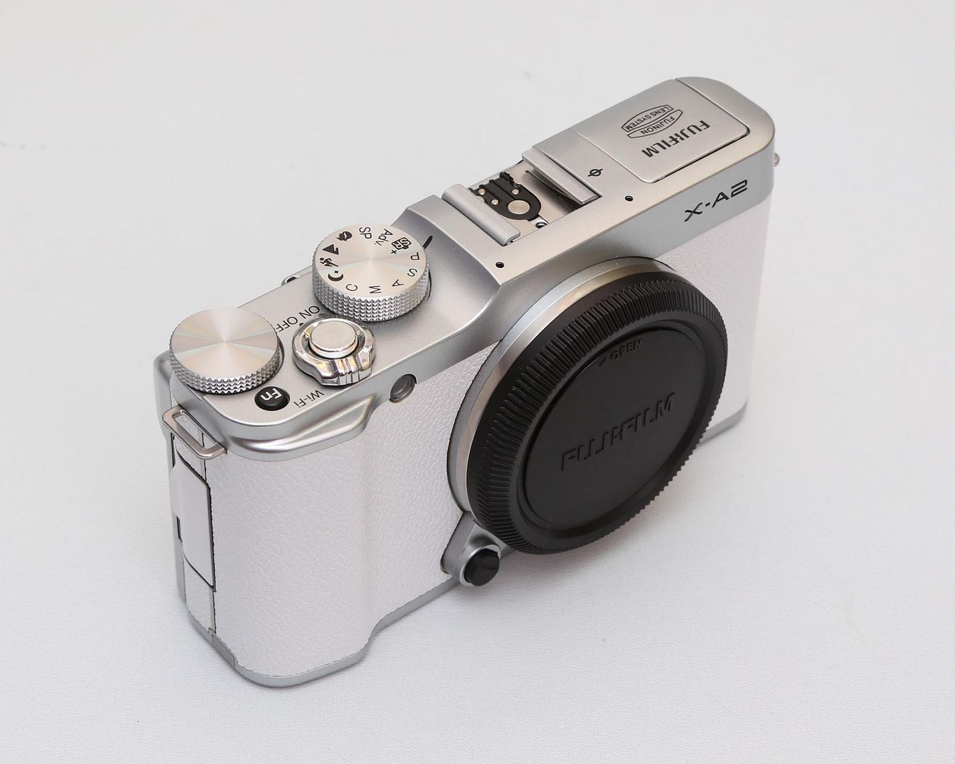 http://i54.photobucket.com/albums/g115/chuacotien/Fujifilm/Fujifilm%20Body/x-a2d_zpsusrqrxcs.jpg