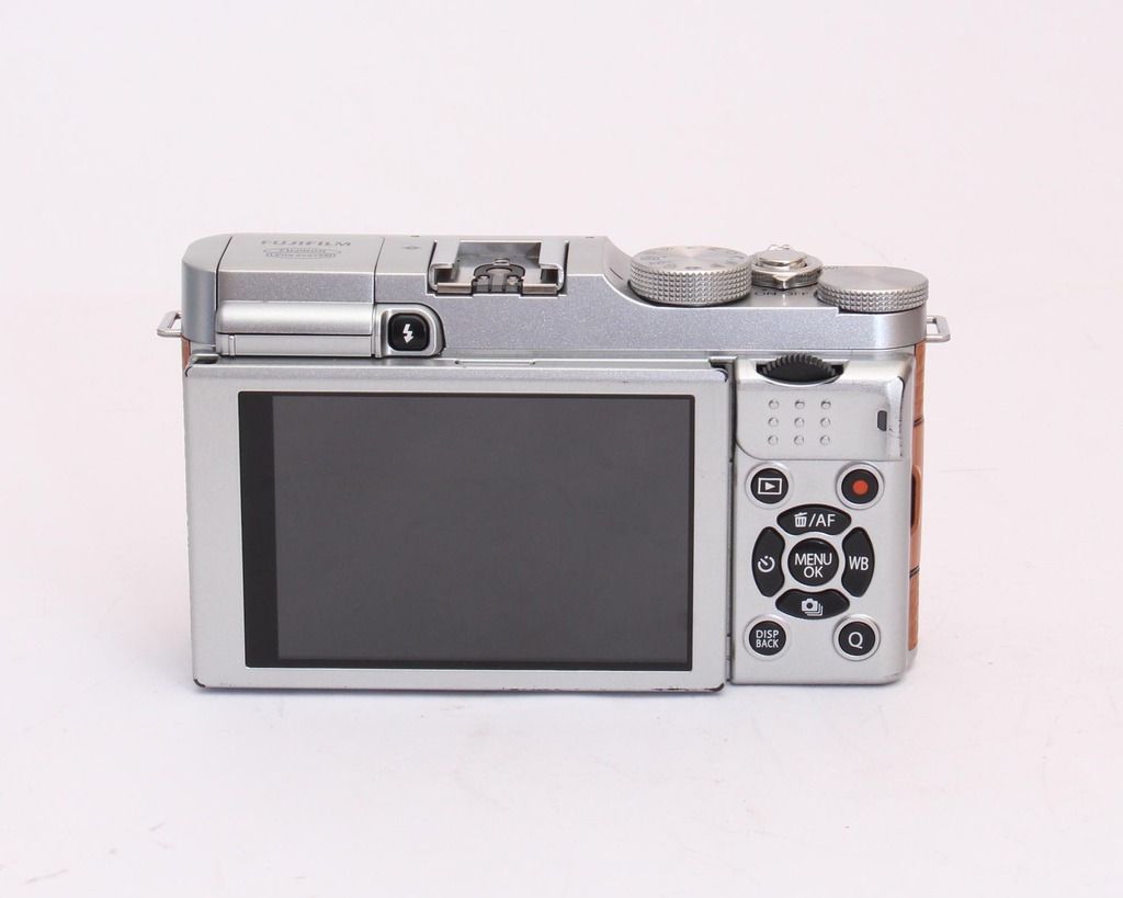 http://i54.photobucket.com/albums/g115/chuacotien/Fujifilm/Fujifilm%20Body/xa2d_zpsecufghrf.jpg