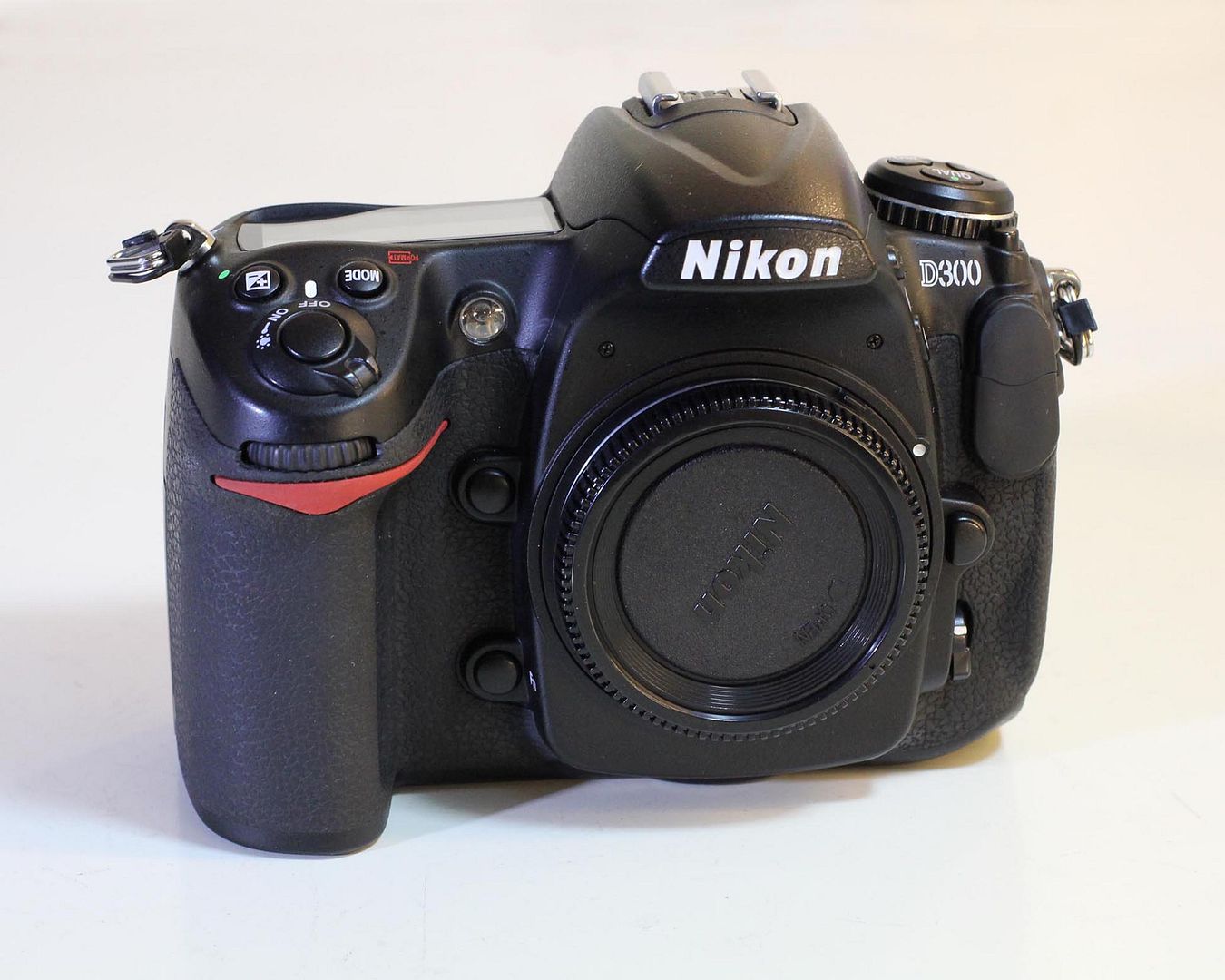 http://i54.photobucket.com/albums/g115/chuacotien/Nikon/Nikon%20DSLR/d300a_zps59zlnej8.jpg