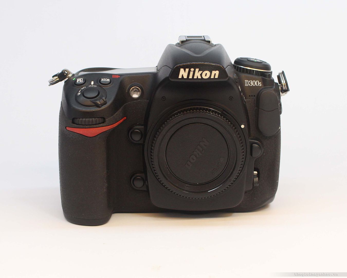 http://i54.photobucket.com/albums/g115/chuacotien/Nikon/Nikon%20DSLR/d300sb%20copy_zpsoyvze0hq.jpg