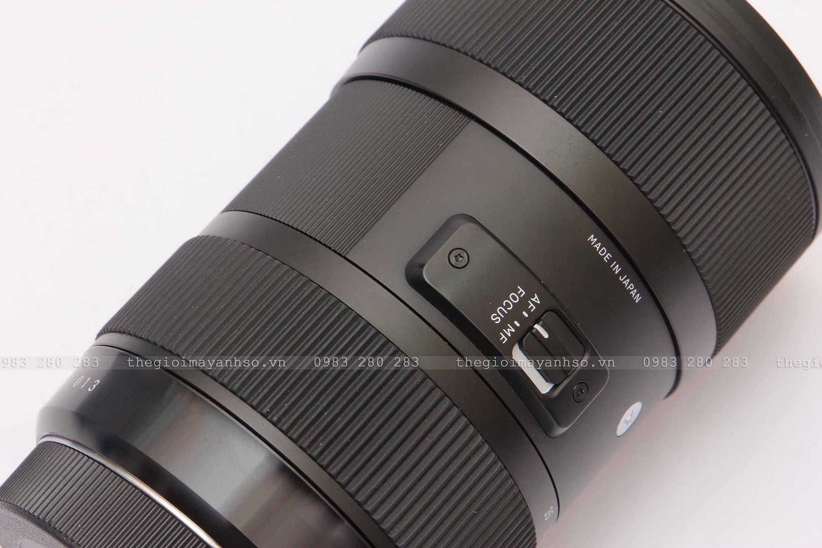 http://i54.photobucket.com/albums/g115/chuacotien/Sigma/sigma18-35mmd%20copy_zpsrjhknoa0.jpg