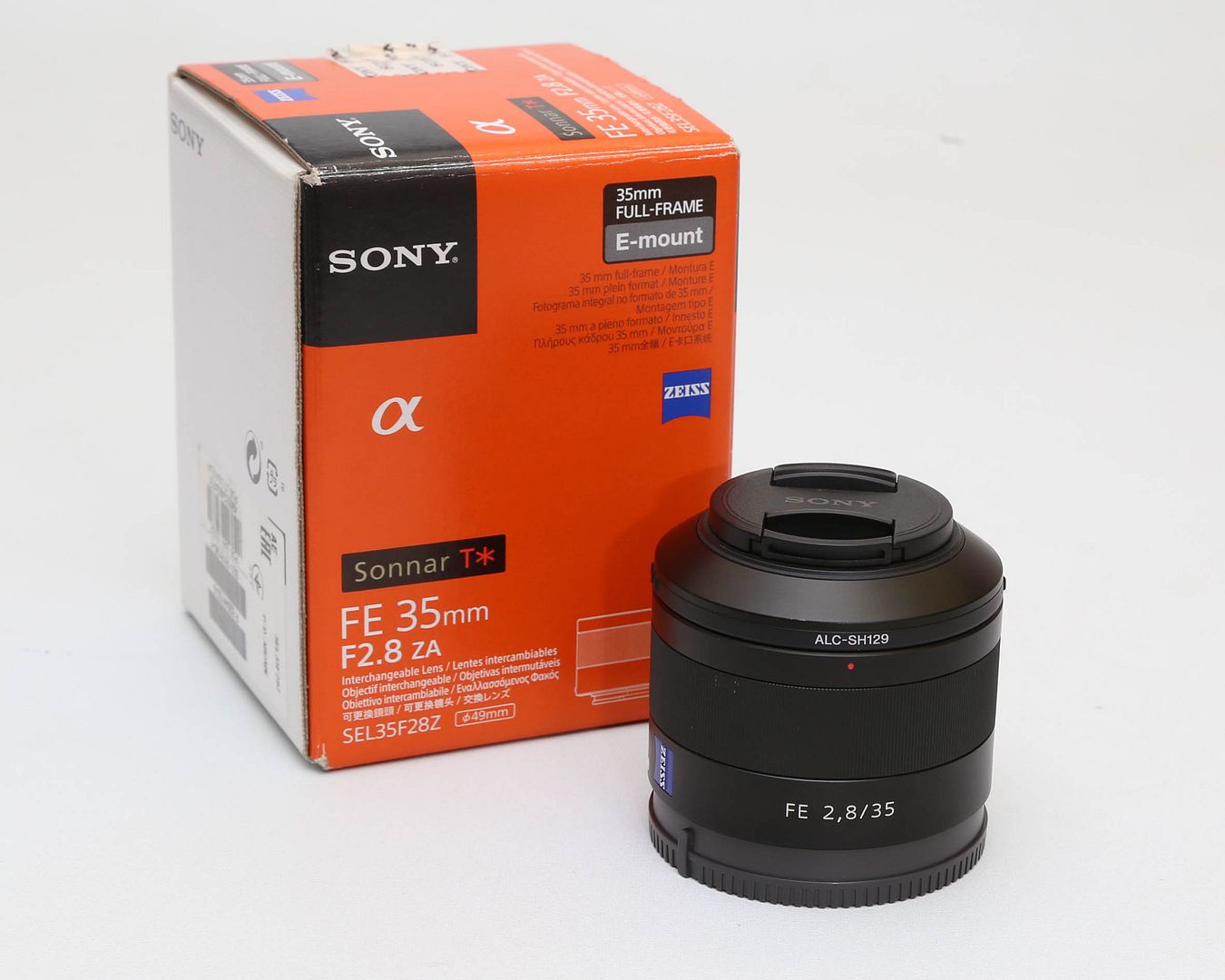 http://i54.photobucket.com/albums/g115/chuacotien/Sony/Carl%20Zeiss/35mm28_zpst3isd0j8.jpg