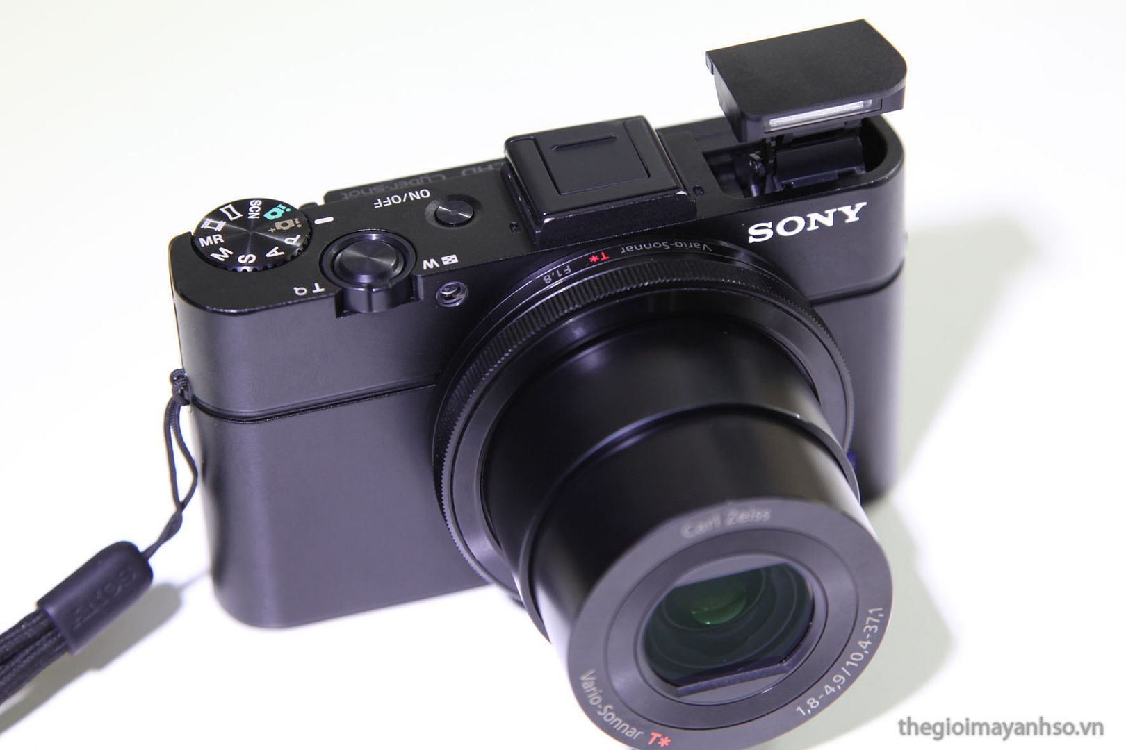 http://i54.photobucket.com/albums/g115/chuacotien/Sony/RX100IIc_zps7343dbb2.jpg
