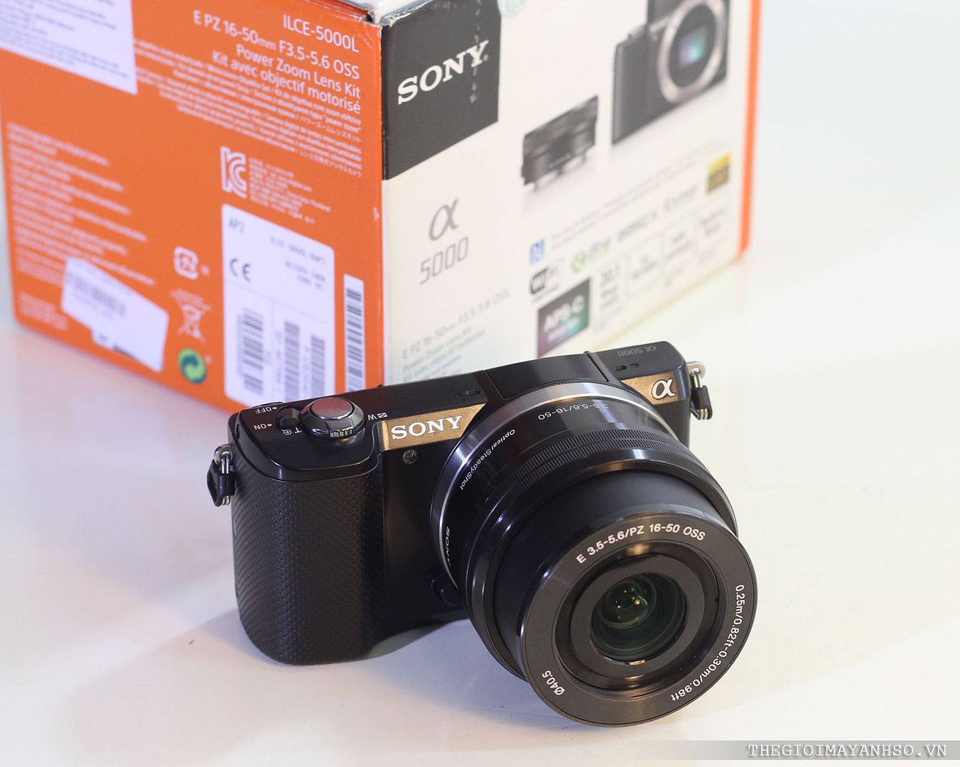 http://i54.photobucket.com/albums/g115/chuacotien/Sony/Sony%20DSLR/A5000_zps9d60f863.jpg