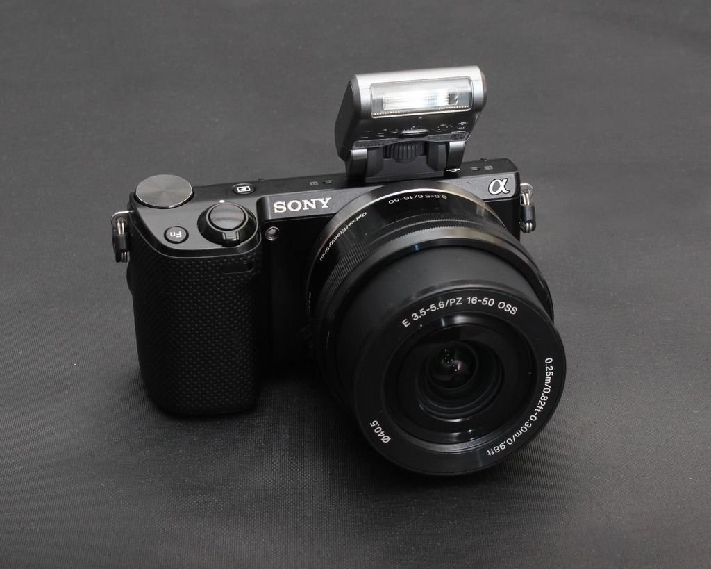 http://i54.photobucket.com/albums/g115/chuacotien/Sony/Sony%20DSLR/Sony%20Mirrorless/nex5rc_zpsyjwsmbu5.jpg