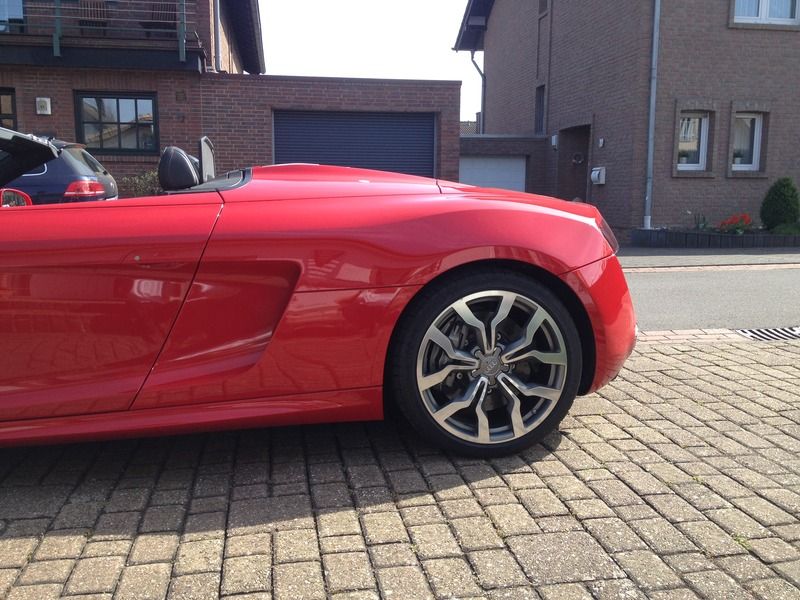 Audi%20R8%20Spyder%20Home%2004_zpszlfl3sic.jpg