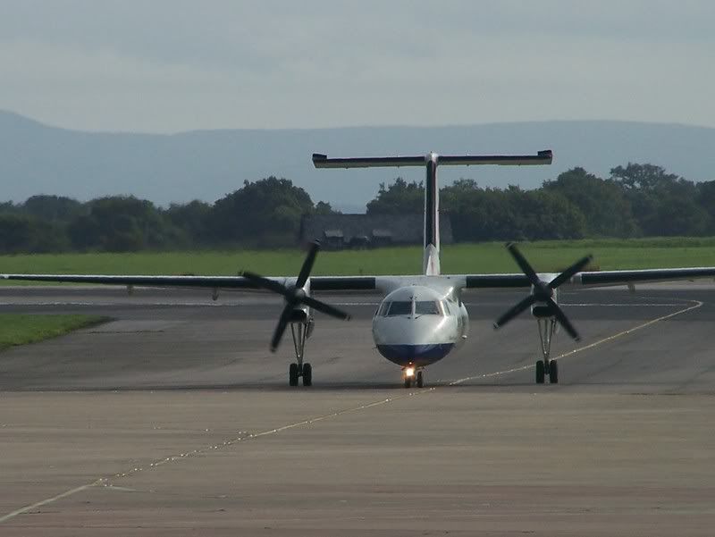 http://i54.photobucket.com/albums/g84/Stevie-Baby/MAN/manchesteraiport18-10.jpg