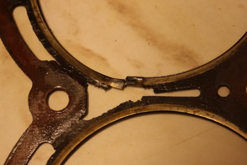 close-upcylinder3headgasket.jpg