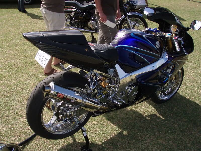 http://i54.photobucket.com/albums/g88/darryg/bikesc1.jpg