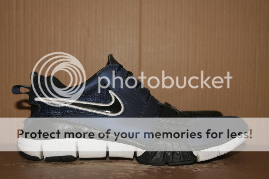 WORN Once NIKE Air Free 7.0 Running Trainer Shoe Trail 313683 Navy 