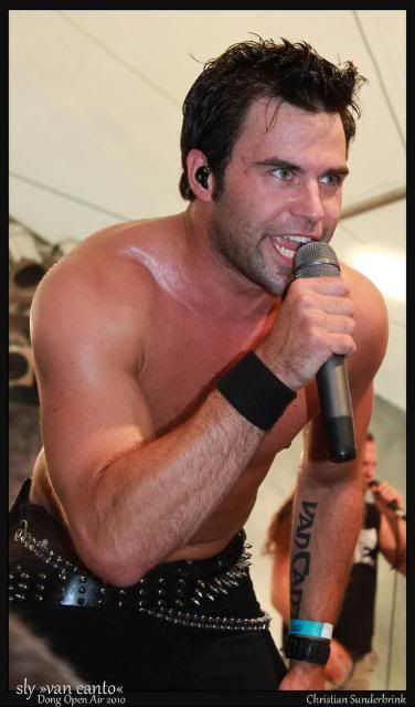 https://i54.photobucket.com/albums/g84/Misantropia_/Stuff/Diedai/Sly-Van-Canto-Dong-Open-Air-2010-a21885286.jpg